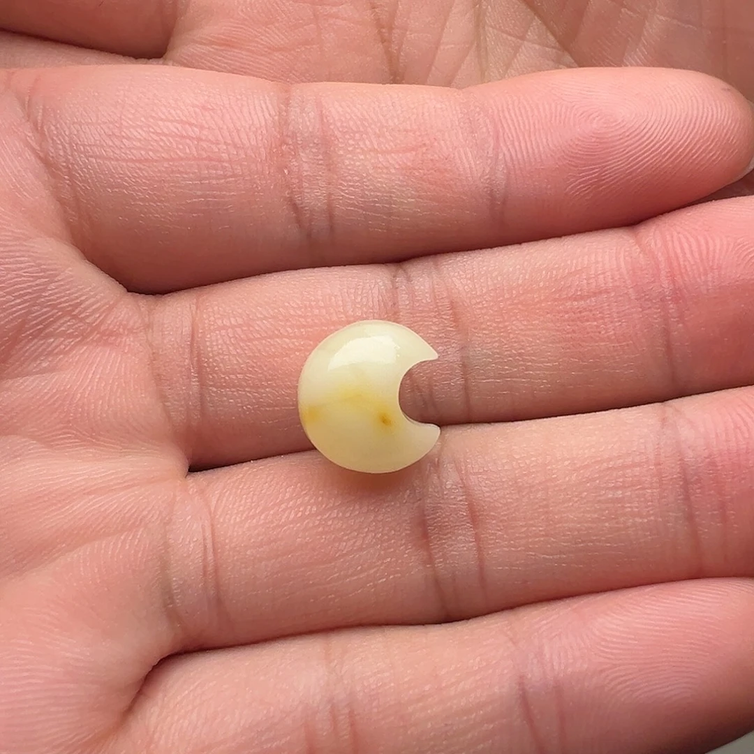 蜜蜡未镶嵌颈饰月亮提溜（打孔不退换）