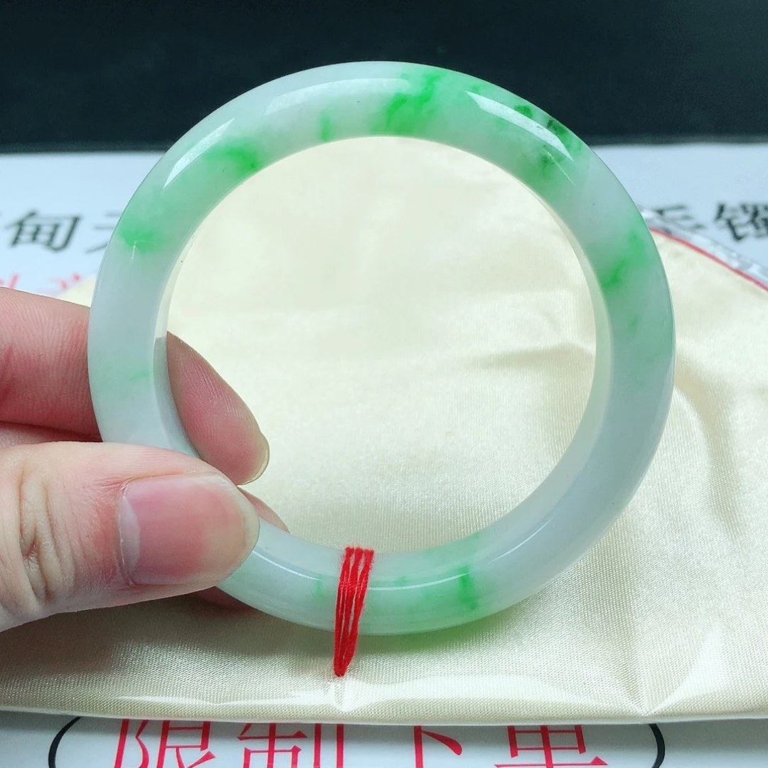 翡翠手镯未镶嵌圈57