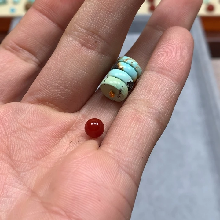 南红玛瑙配饰未镶嵌