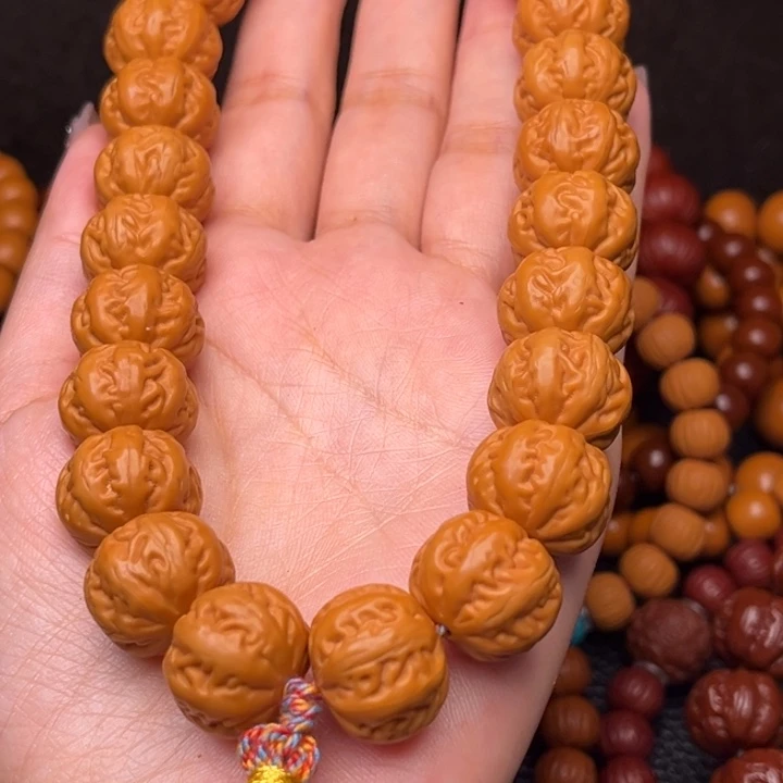 猴头核桃吊坠麻花手持