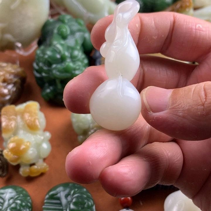 和田玉未镶嵌颈饰
