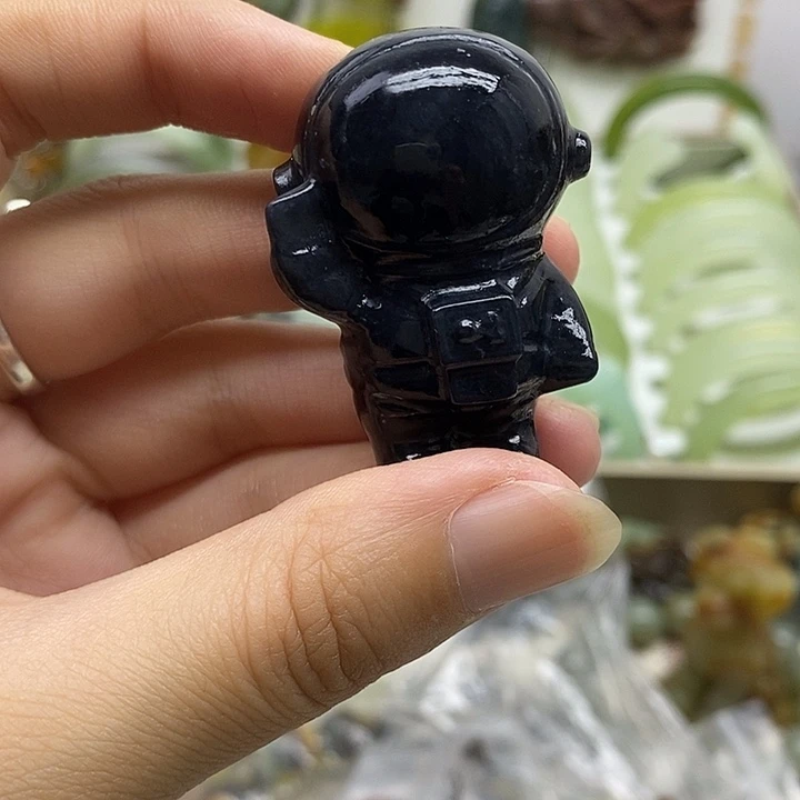未镶嵌蛇纹石玉珠宝奇石