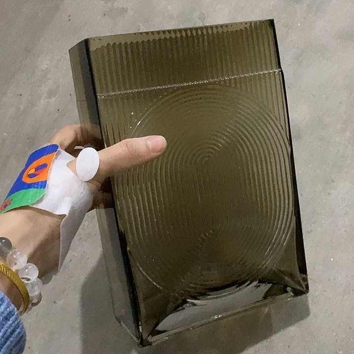 有机玻璃17x24x6手工测量会有误差