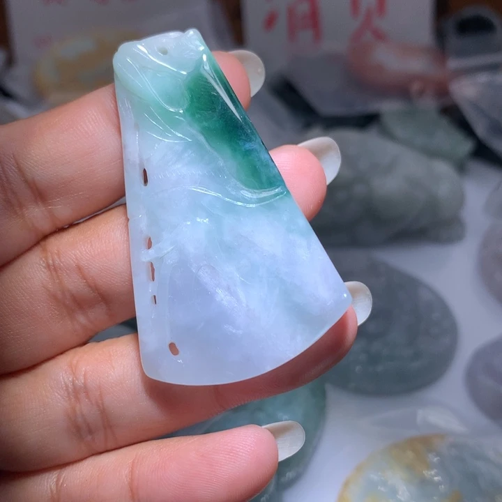 翡翠未镶嵌颈饰保真天然A货翡翠