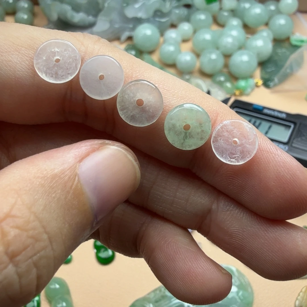 翡翠未镶嵌颈饰133