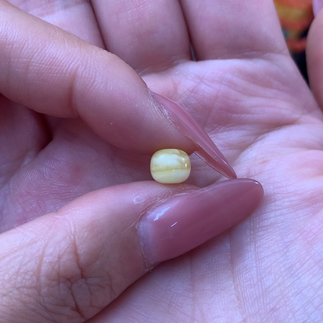 j***j裸石蜜蜡未镶嵌蜜蜡