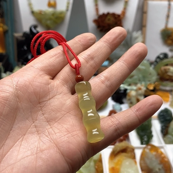 未镶嵌蛇纹石玉颈饰