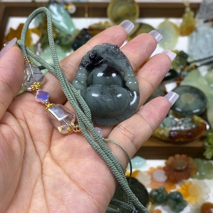 蛇纹石玉未镶嵌吊坠