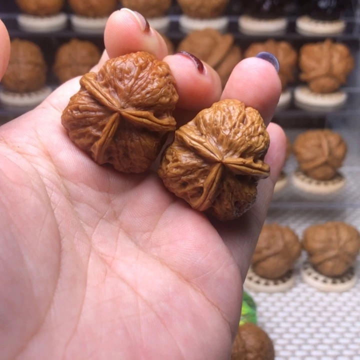 文玩核桃把件33小盘石三棱30尺