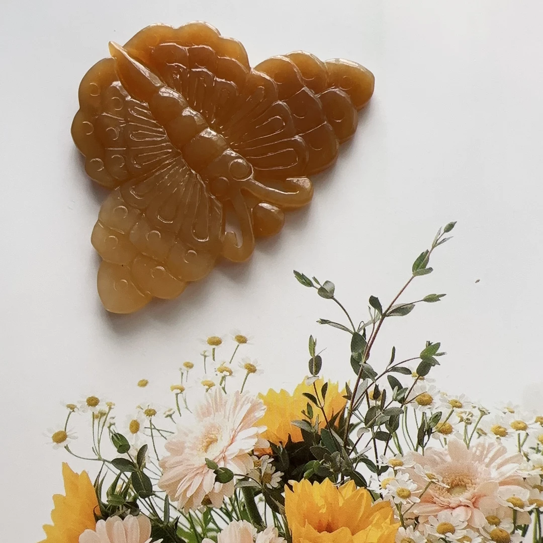 天然和田玉且末糖蝴蝶吊坠毛衣链挂件