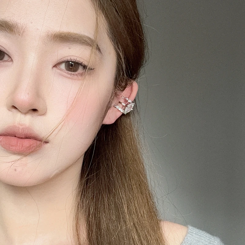 oushipei/欧诗佩 铜合金合成锆石耳饰 轻奢闪钻耳骨夹甜酷风耳饰