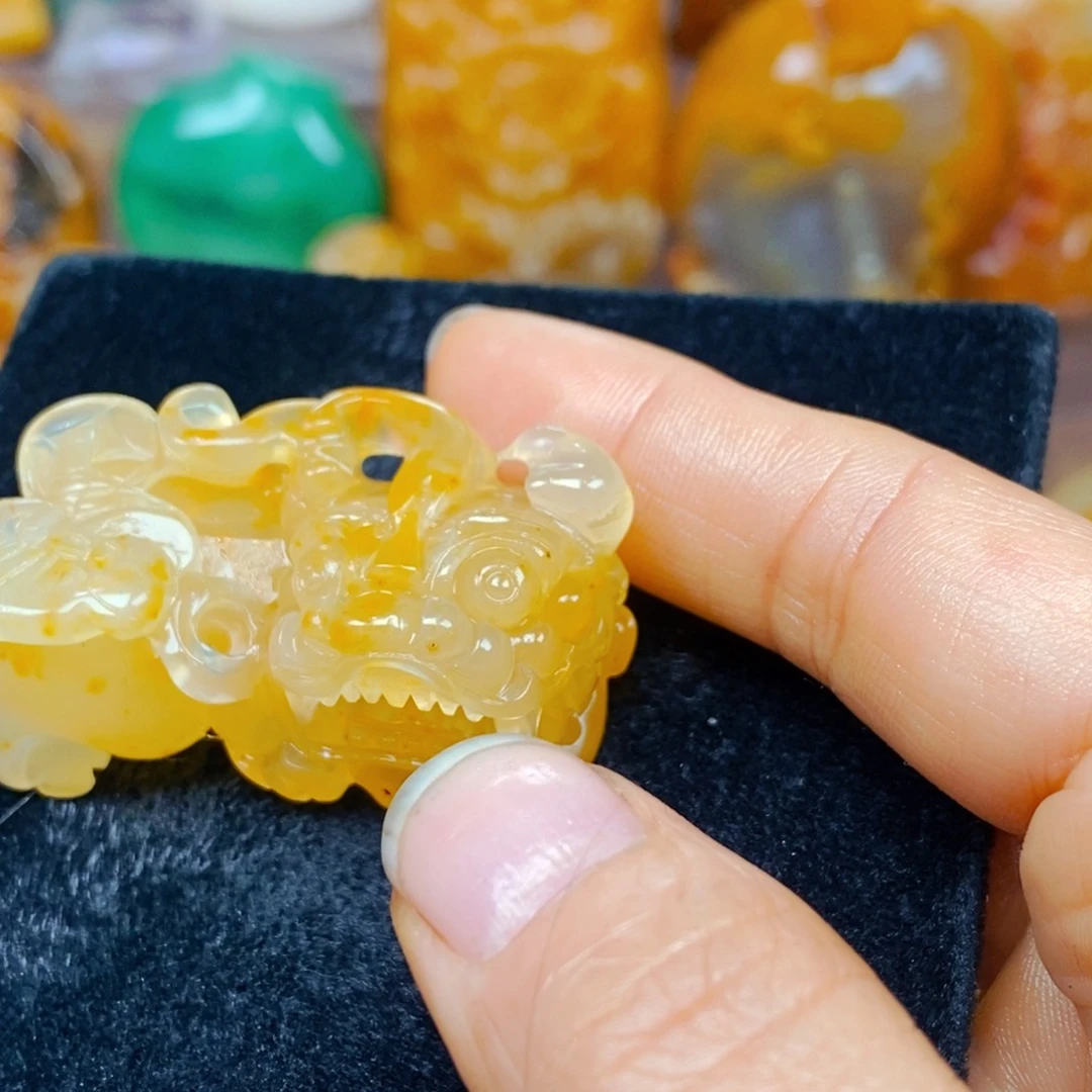 未镶嵌石英质玉（黄龙玉）吊坠(不含链)