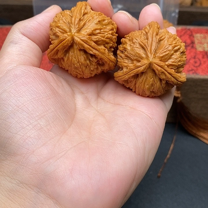 ****天把件文玩核桃白奔