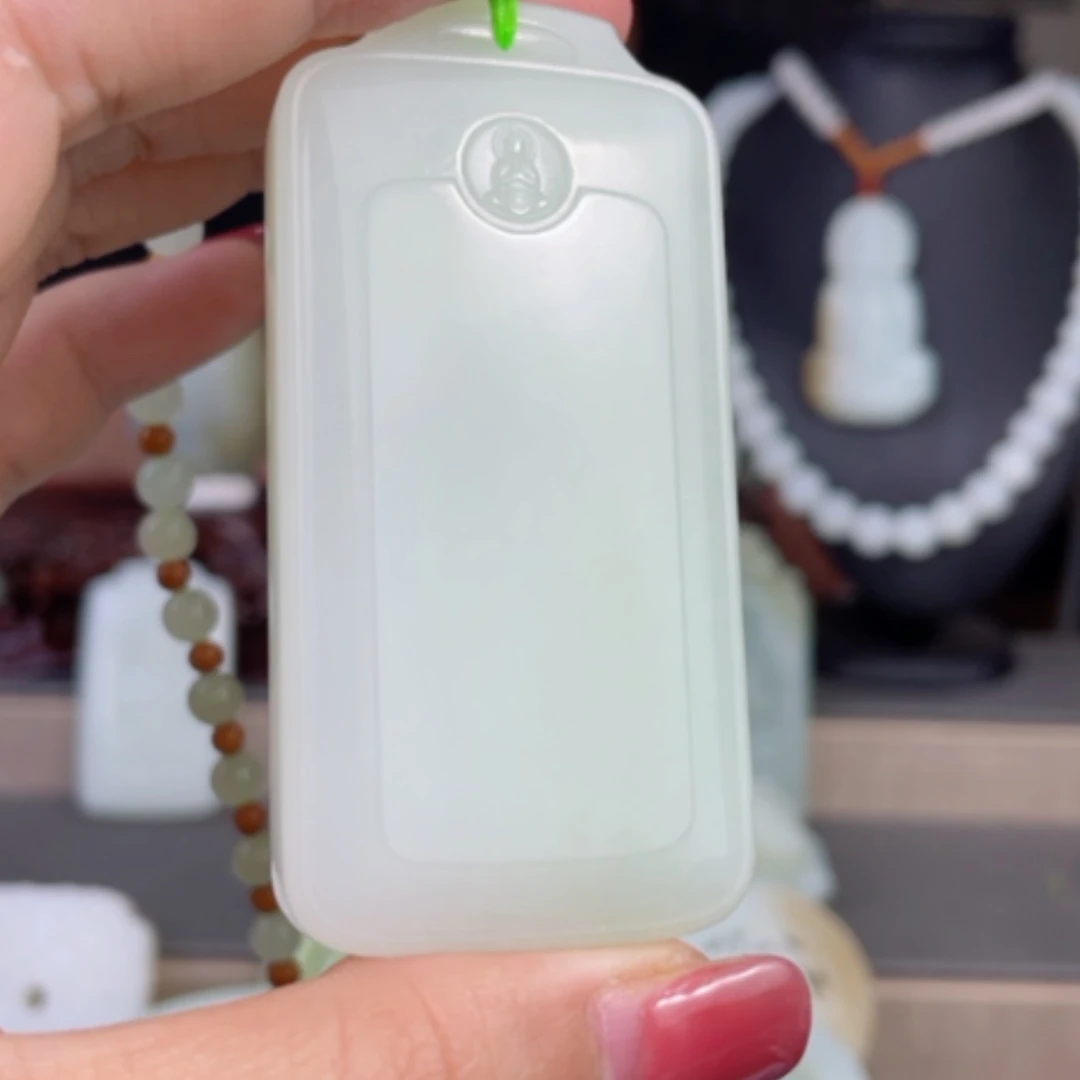 【闪购商品】颈饰未镶嵌和田玉