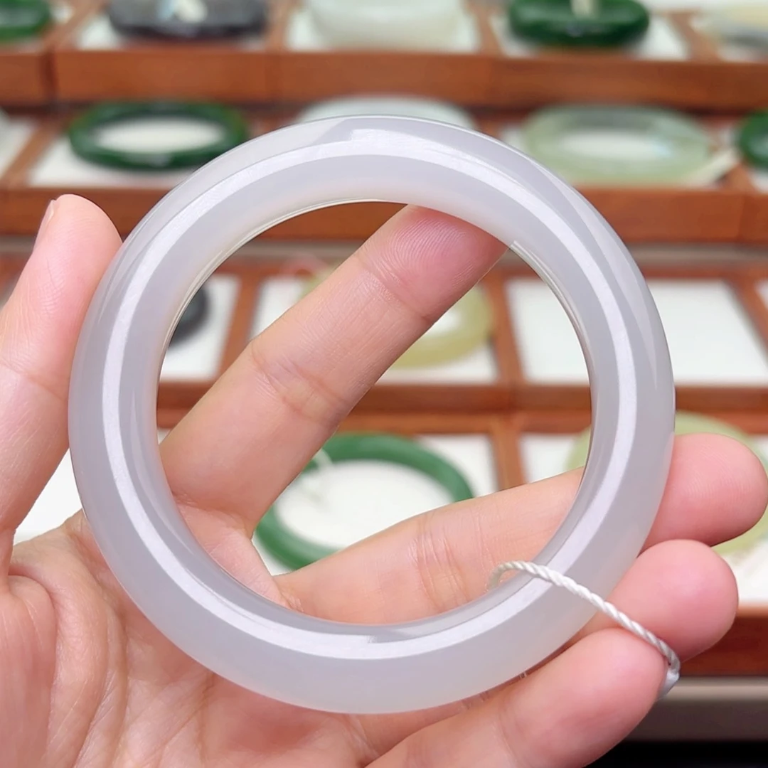 【闪购商品】未镶嵌手镯和田玉