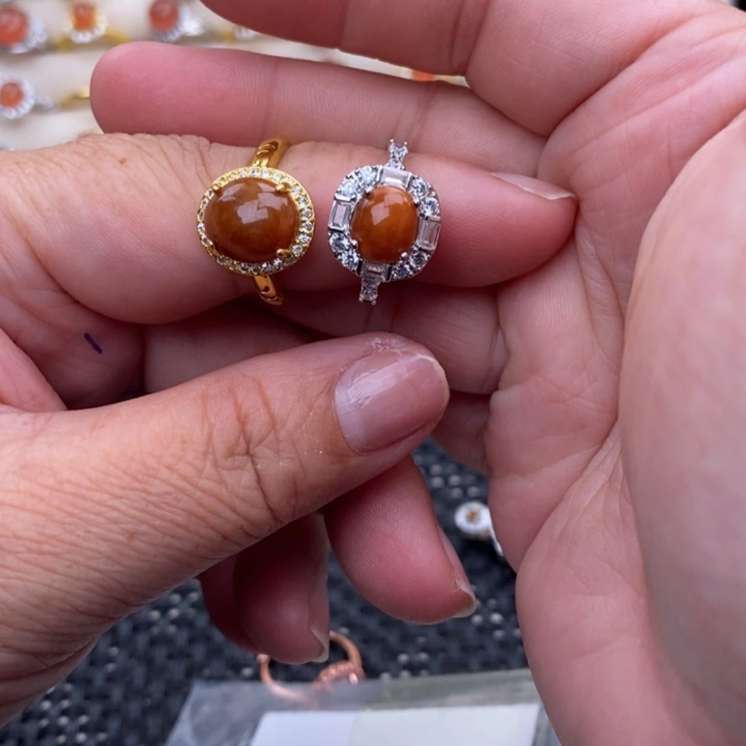 未镶嵌戒指翡翠莫***?缅甸