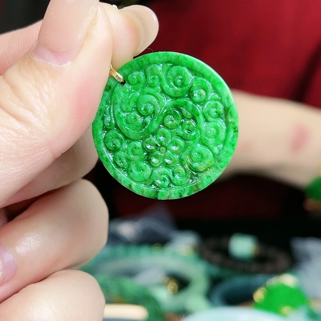 翡翠颈饰18K金镶嵌吊坠