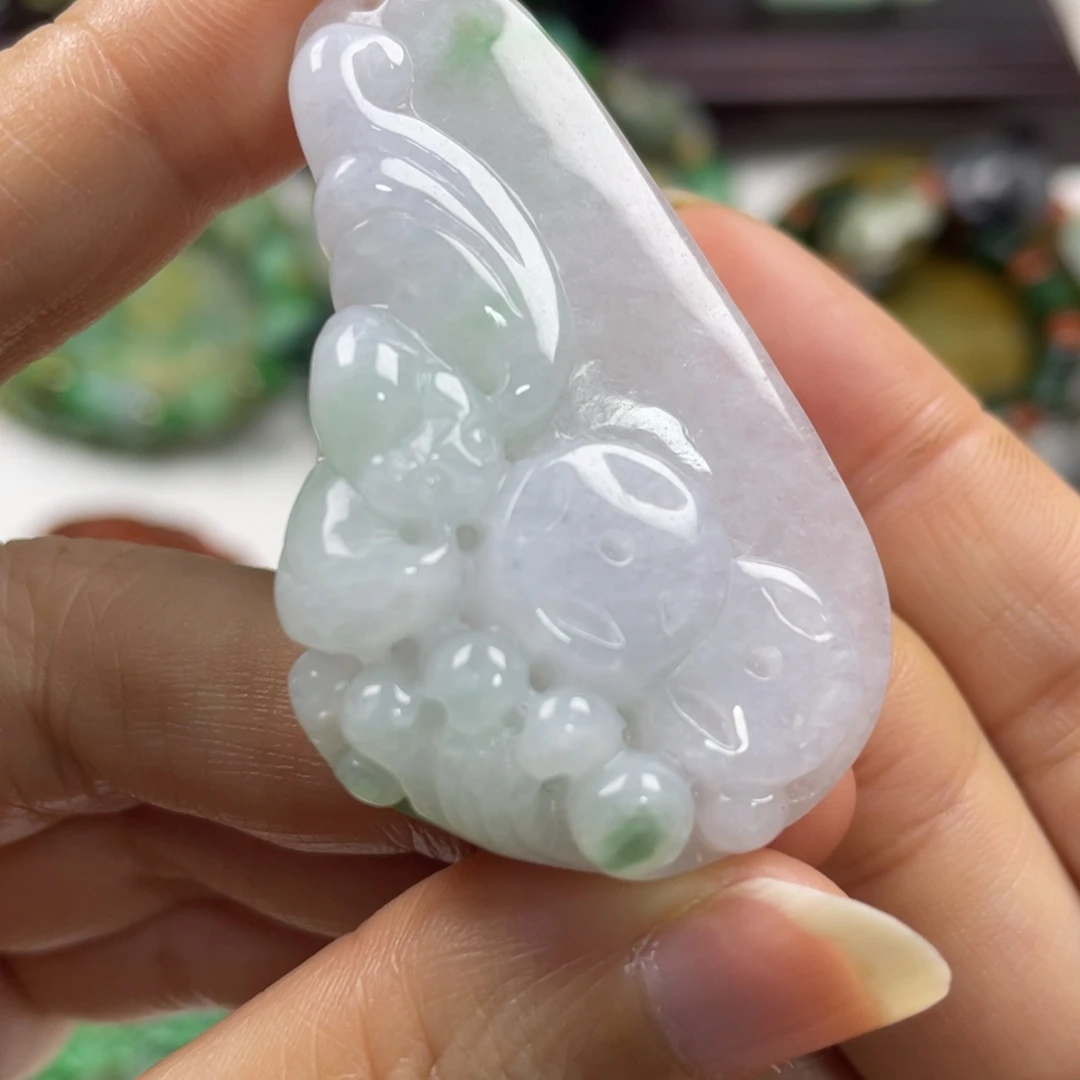 翡翠未镶嵌颈饰牌子