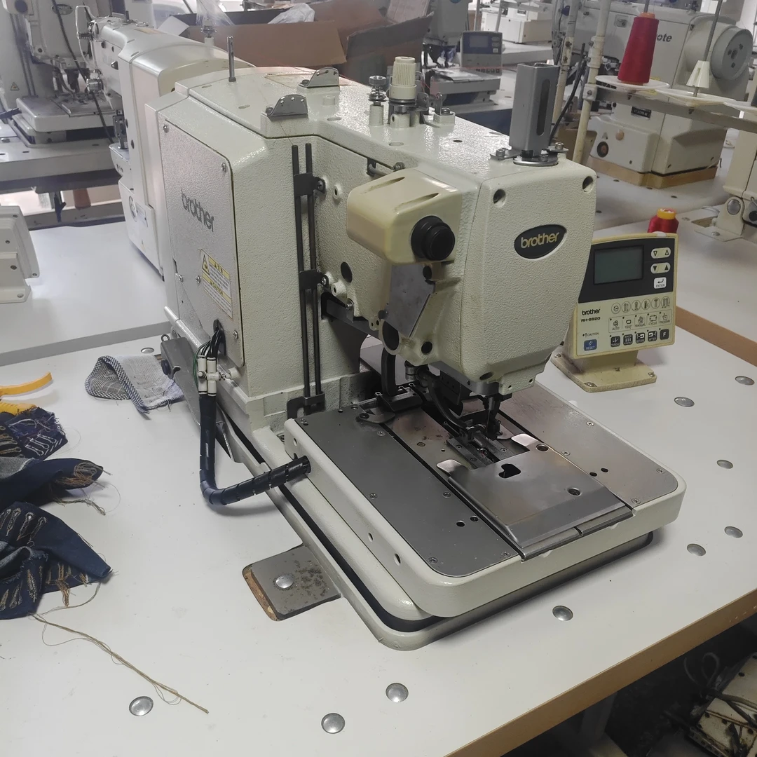 兄弟9820电脑圆头锁眼机，电脑凤眼机定金