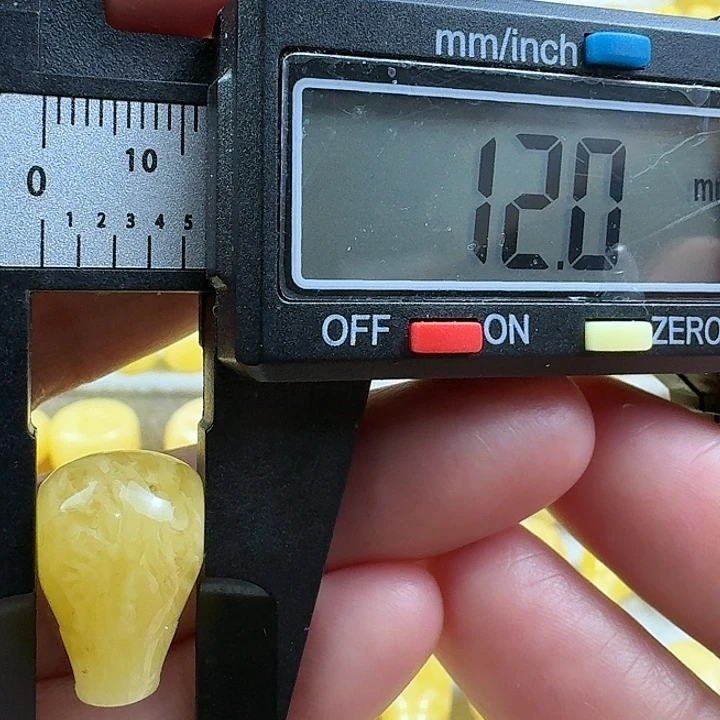 蜜蜡未镶嵌裸石11杂