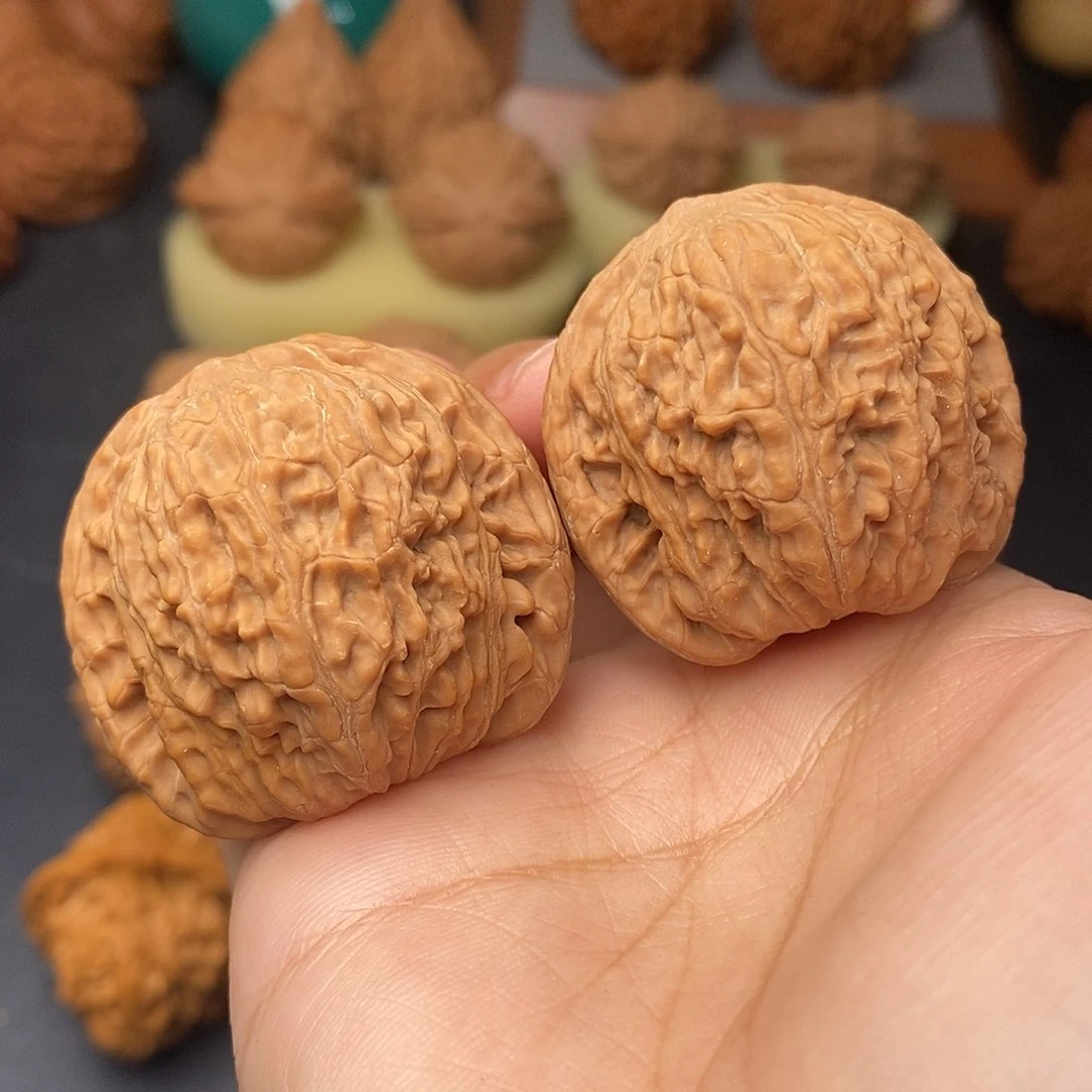 把件文玩核桃绣球全品39.5