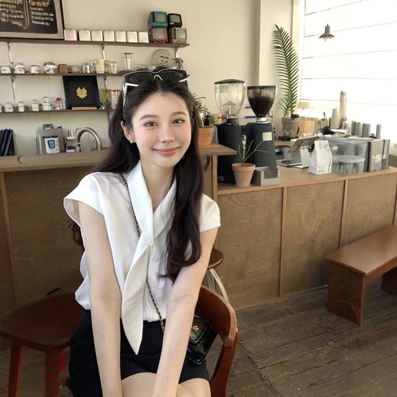 白色POLO领衬衫短袖女夏季气质正肩衬衣t恤甜辣妹别致简约V领上衣