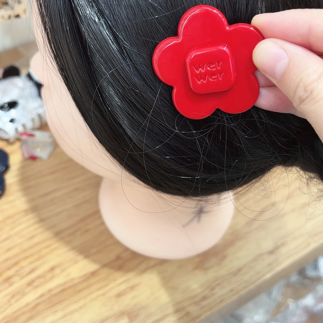 皮质铁合金中号花朵红色