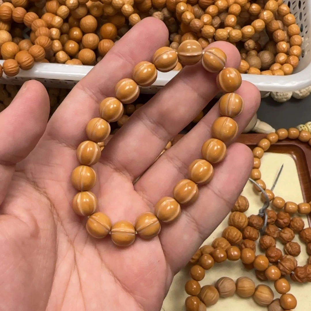 猴头核桃手串兜****猫鲨鱼背