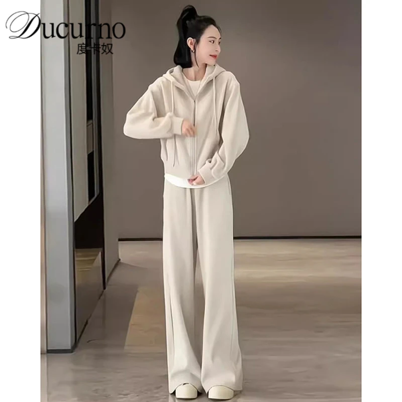 高级感杏色休闲运动套装女秋减龄时尚洋派连帽运动衫阔腿裤两件套