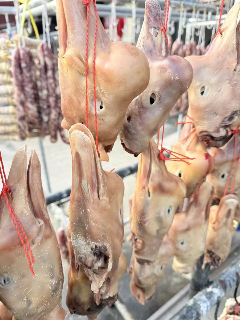 安徽六安手工拔毛散养鹅头腌制鹅头大包咸鹅头