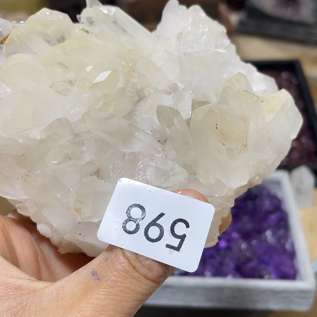 水晶摆件……未镶嵌