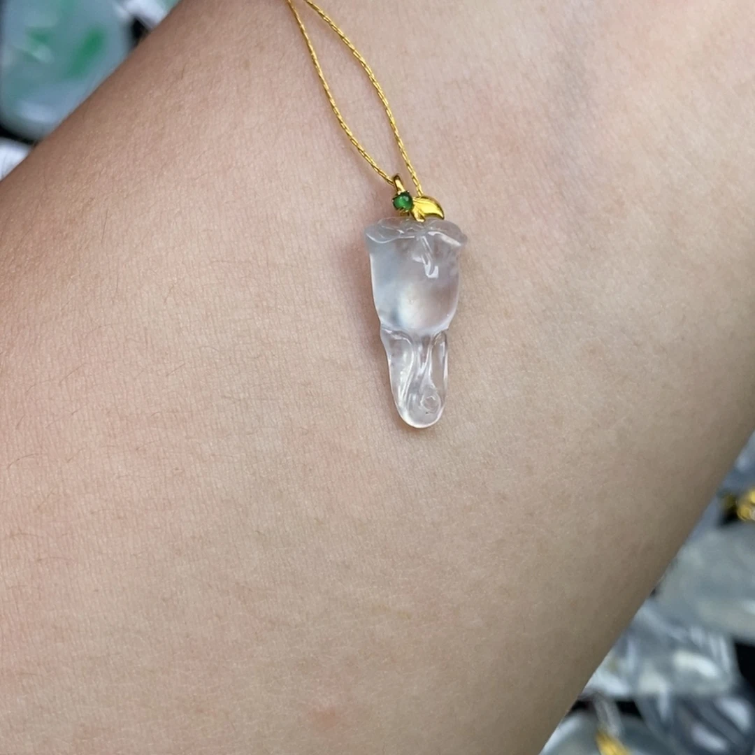 颈饰18K金镶嵌翡翠玫瑰