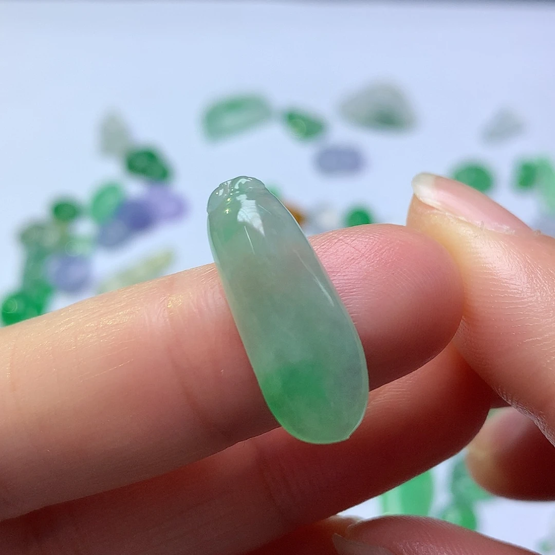 翡翠未镶嵌颈饰瓜