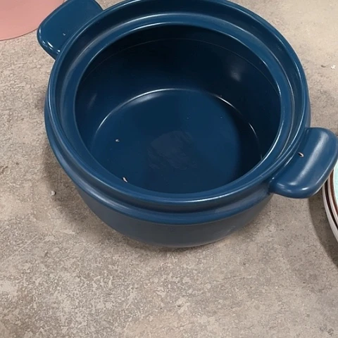 微瑕，明火，口径25厘米。高度15没有盖子kdb蓝色