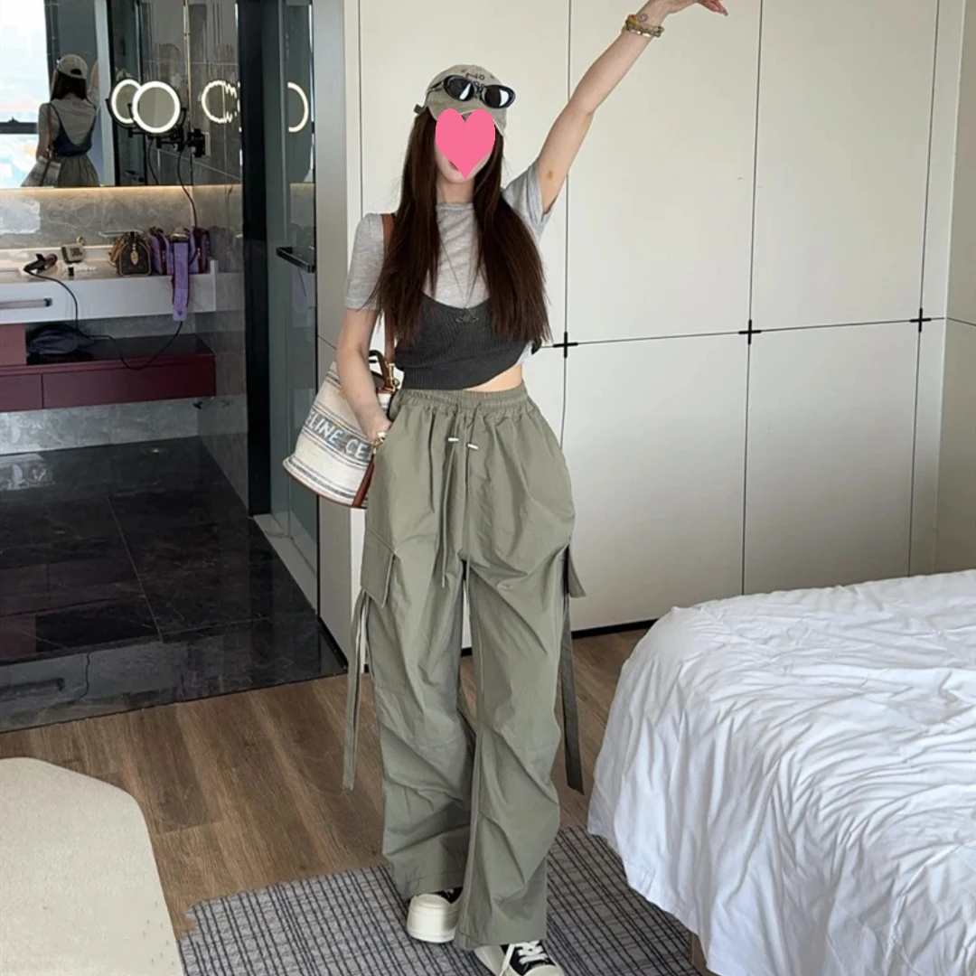 【极简穿搭】时尚显瘦针织吊带+百搭灰色短袖+休闲浅绿色工装裤套装