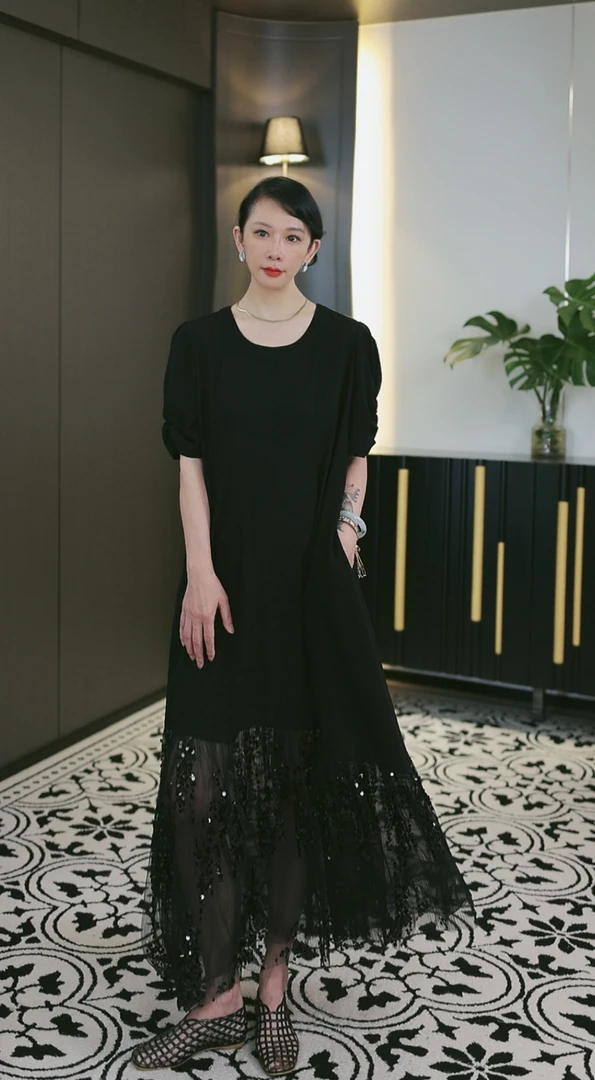 UWL2505054时尚设计显瘦气质亮片拼接连衣裙百搭轻奢女士夏季百搭