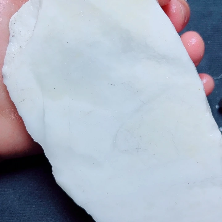 和田玉（糖玉）未镶嵌珠宝奇石