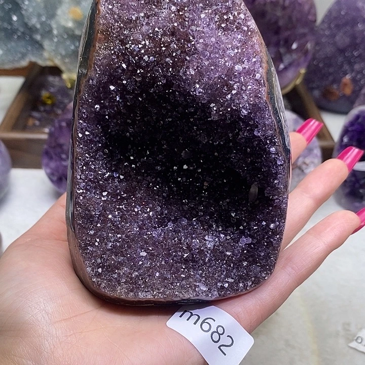 紫晶未镶嵌大型摆件（非配饰）