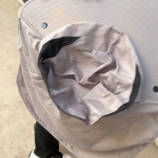 帽子随机发一个。