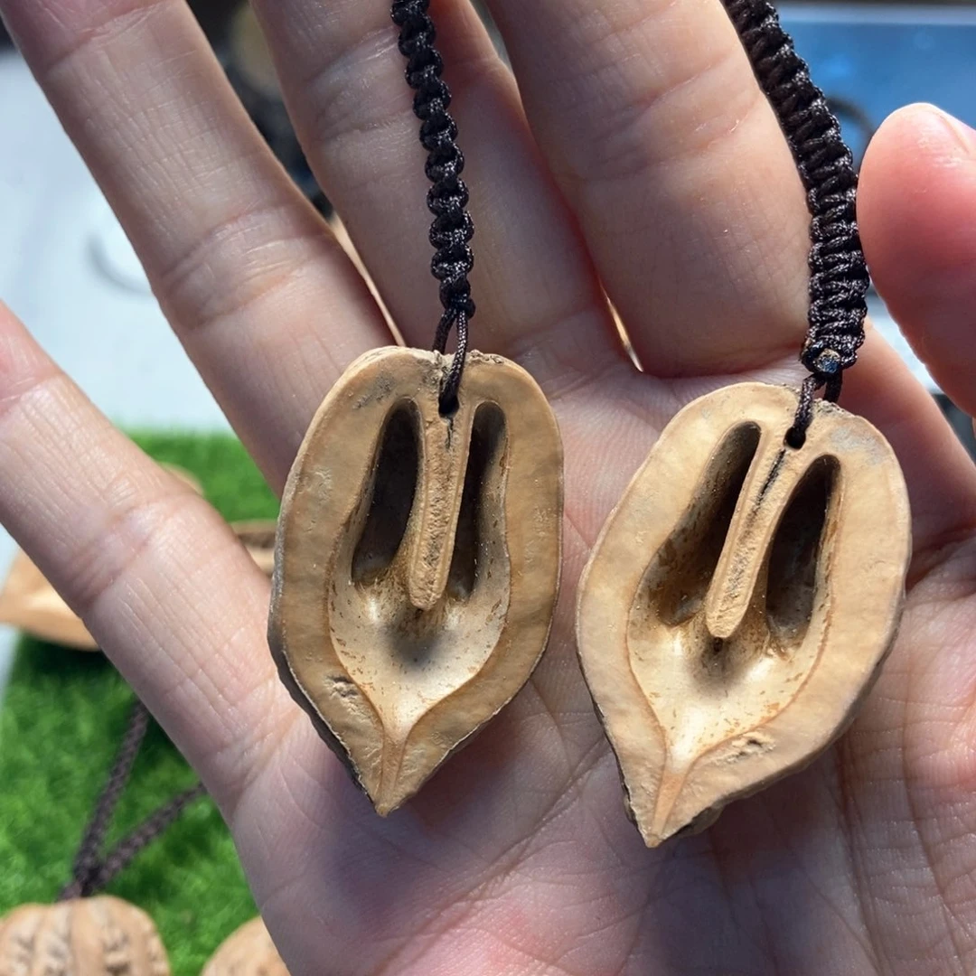 文玩核桃吊坠扎*周秋子