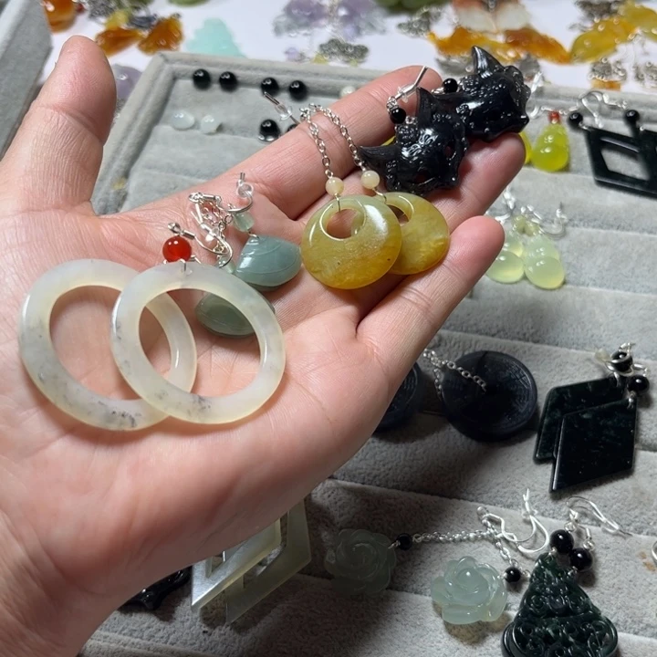 蛇纹石玉合金耳饰