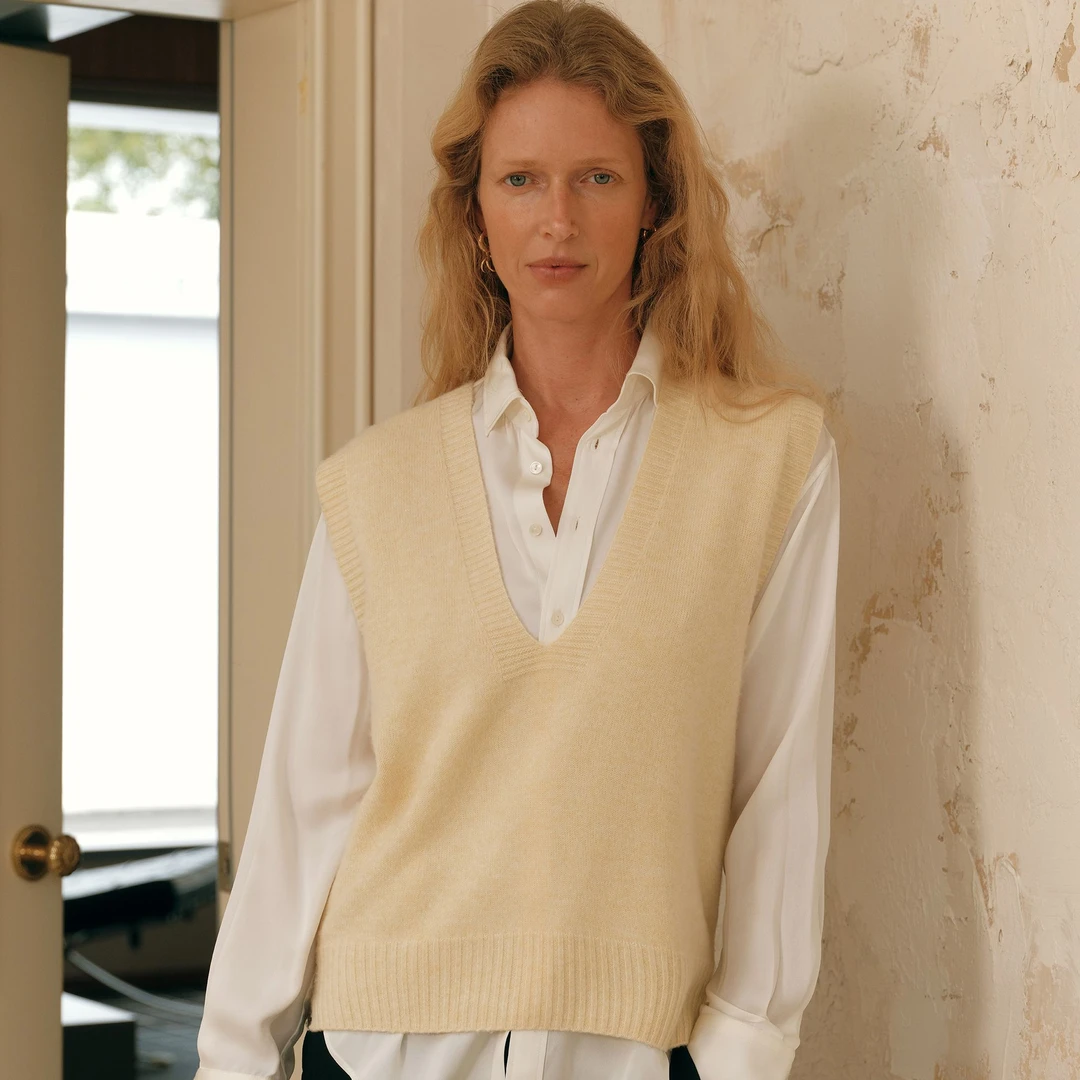 100%山羊绒层次搭配必备一线成衣V领马甲