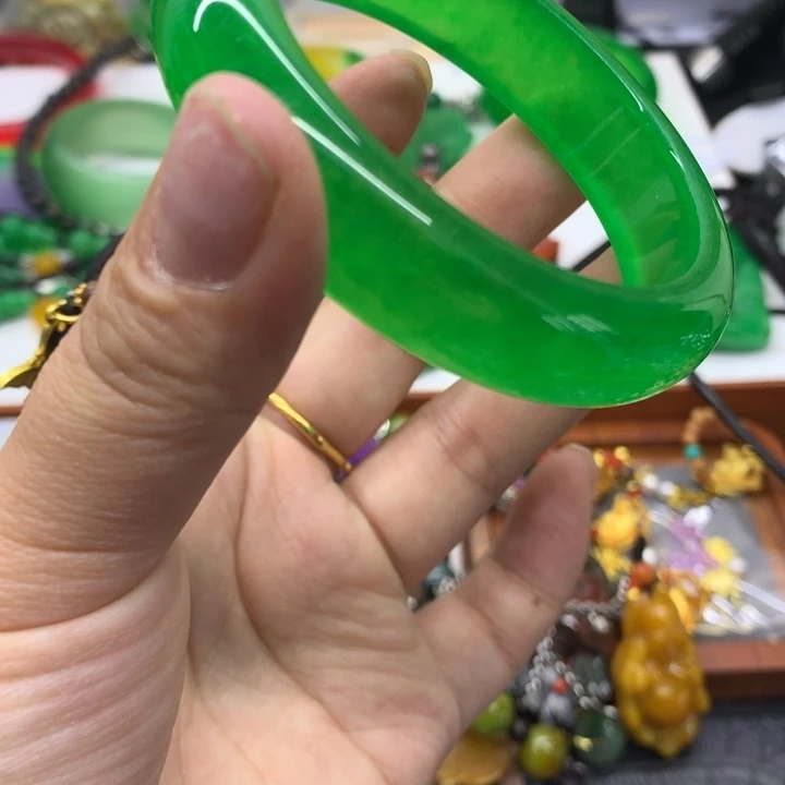 颈饰未镶嵌翡翠吊坠