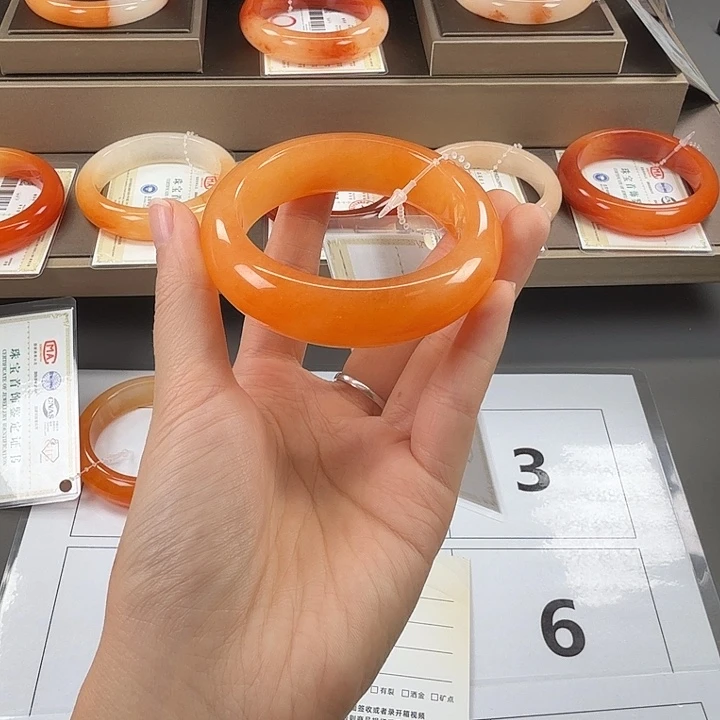 1***飞石英质玉（黄龙玉）合金手镯