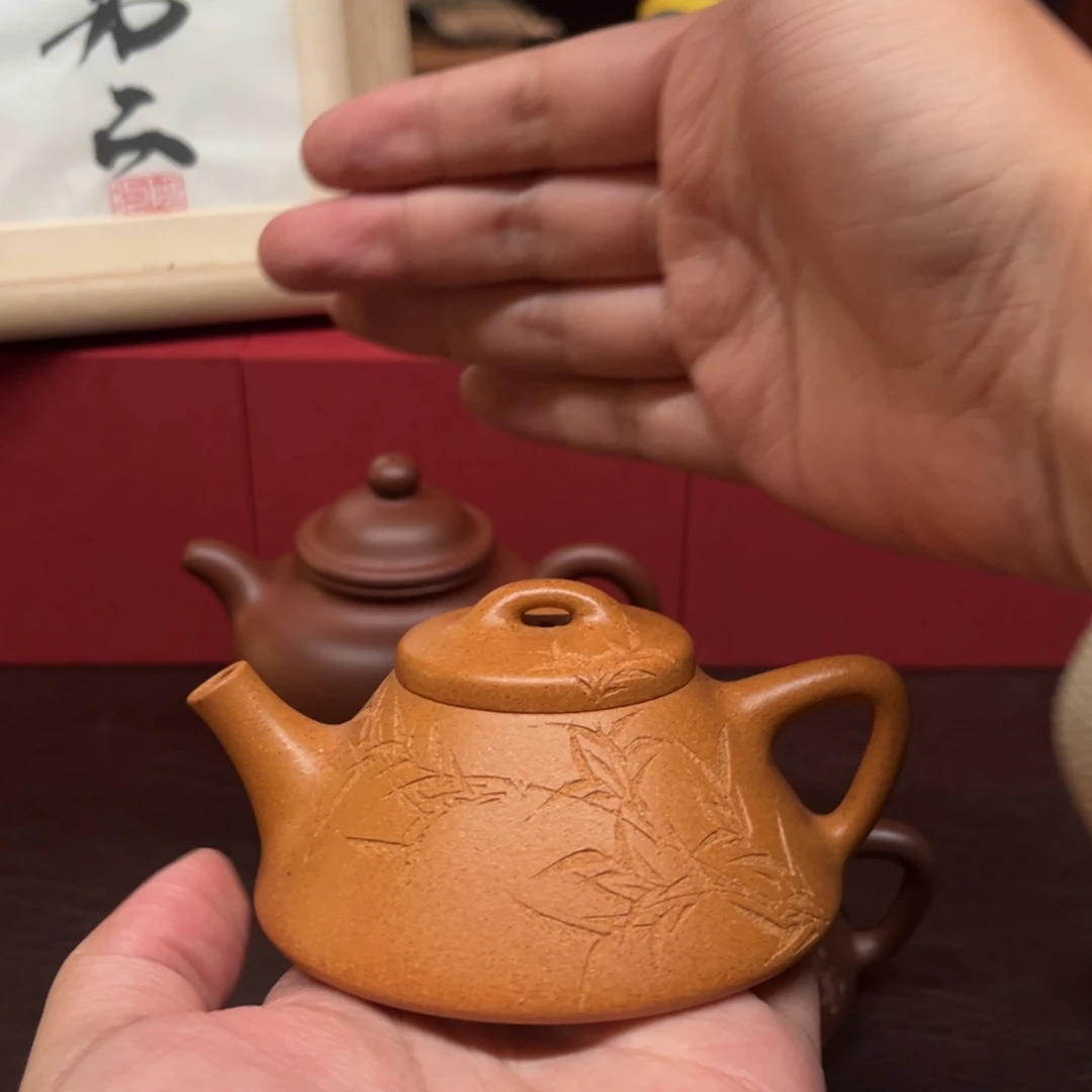 青***是紫砂茶壶青山出品，质量不达标。