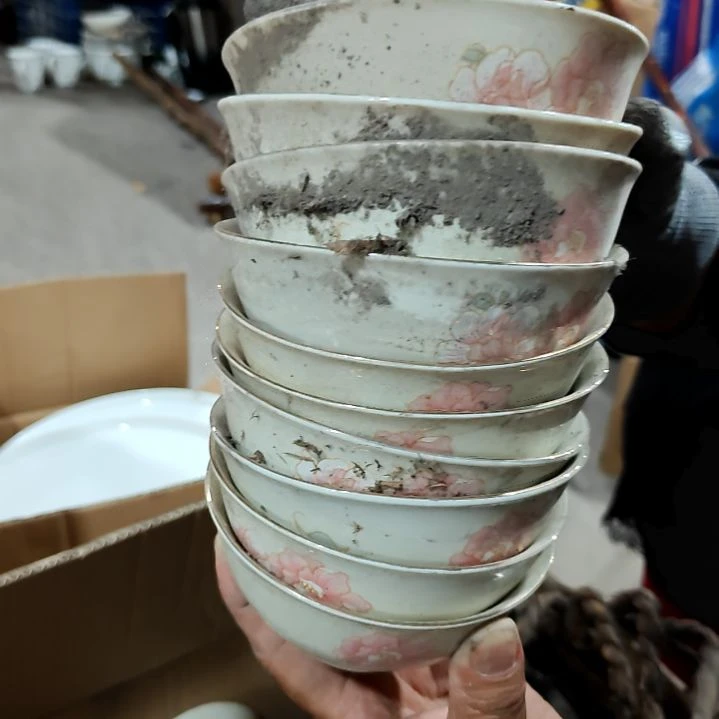 摆件盘子碗茶壶啥都有