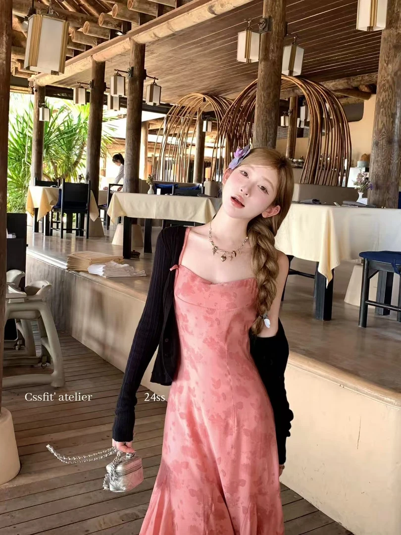 B13-1粉色“花瓣”连衣裙