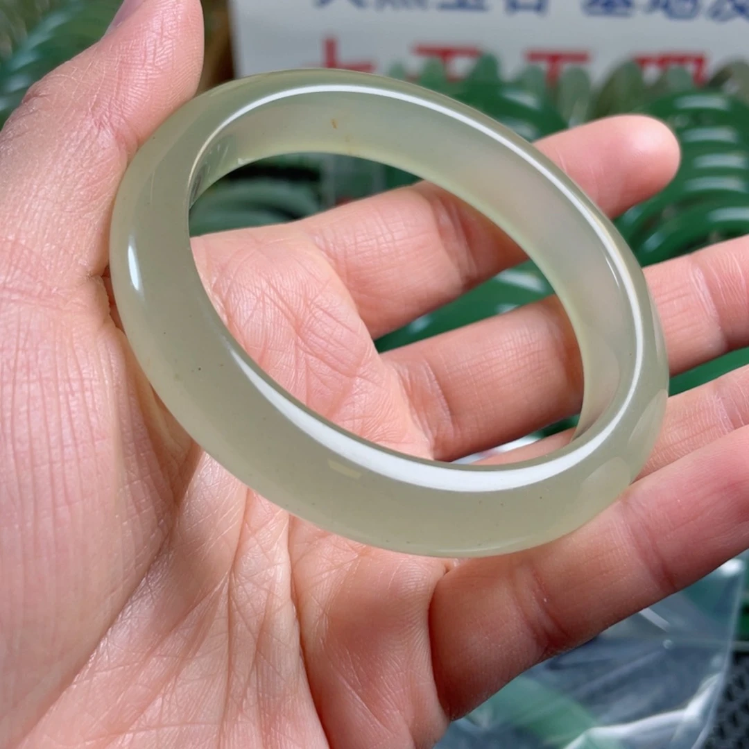 东陵石手镯未镶嵌