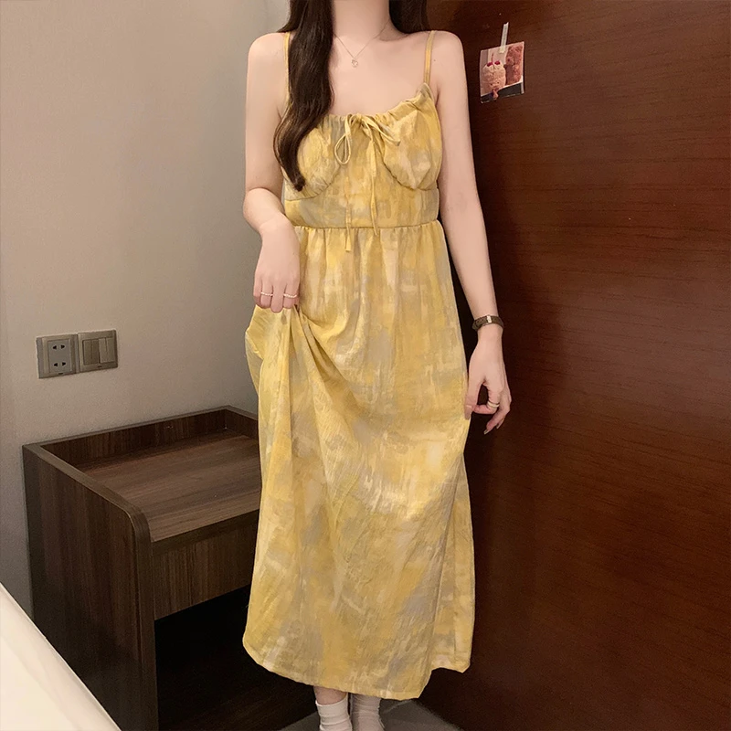 网红带胸垫睡裙女夏季新款吊带蕾丝花边小香风春秋宽松休闲家居服