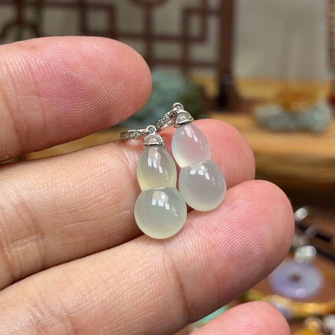 美***王翡翠18K金镶嵌颈饰